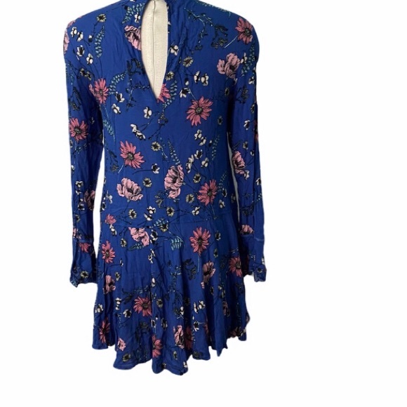 Lulus floral lace top long sleeve size- medium - Picture 4 of 8